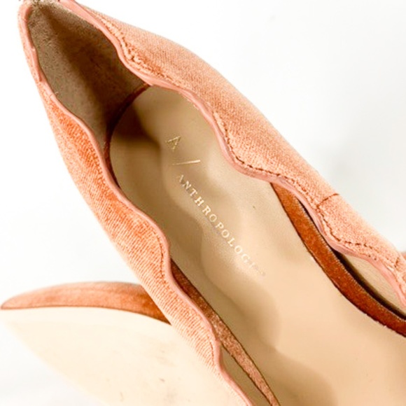 ANTHROPOLOGIE Scalloped Velvet Block Heels Tan 10 - Picture 8 of 8